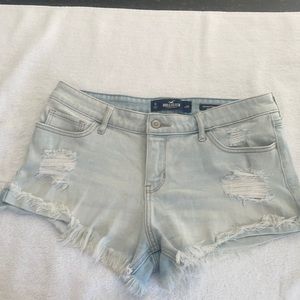 Size 9 Hollister low rise shorts